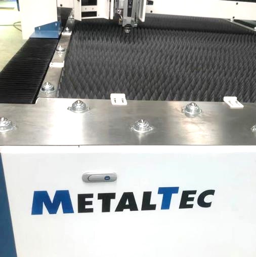 MetalTec 1530C (3000W) оптоволоконный лазерный станок для резки металла с ручной сменой рабочих столов 45 ⋆ Metaltec-stanki