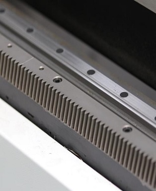 MetalTec 1530C (1500W) оптоволоконный лазерный станок для резки металла с ручной сменой рабочих столов — изображение 7