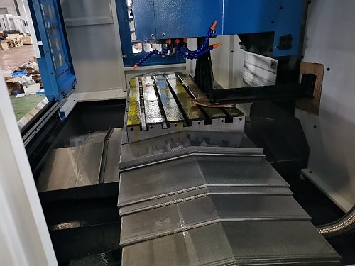 MetalTec TOPMILL 850F 4-х осевой вертикальный обрабатывающий центр с ЧПУ