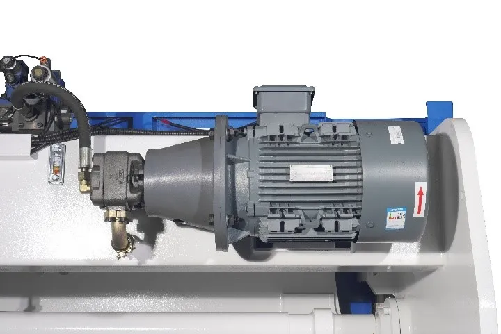 ГЛАВНЫЙ ДВИГАТЕЛЬ SIEMENS (ГЕРМАНИЯ)